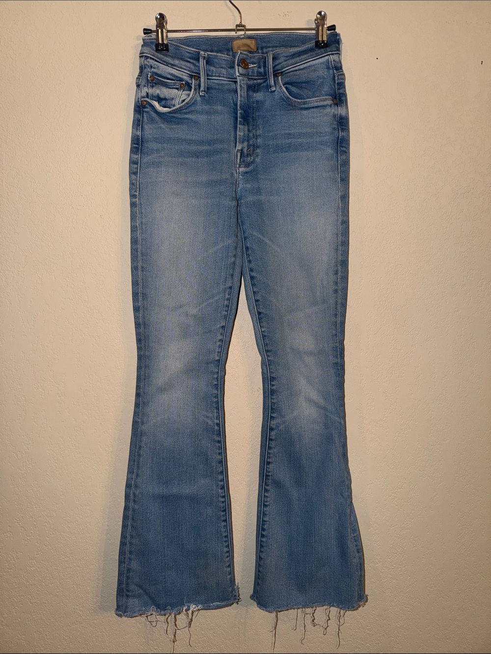MOTHER The Weekender Flared Jeans with Raw Hem, Sz 24 *FLAW*